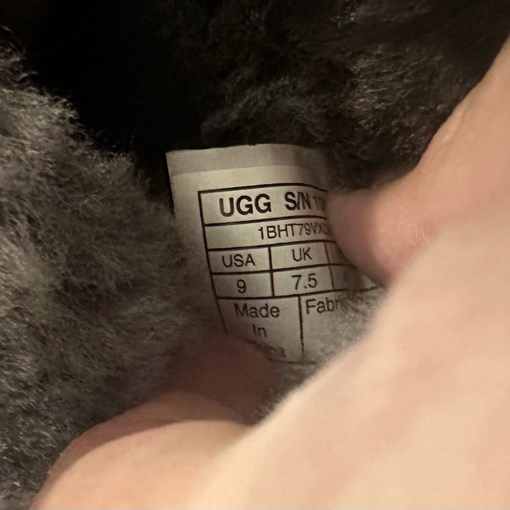 Ugg Bailey Button - image 5